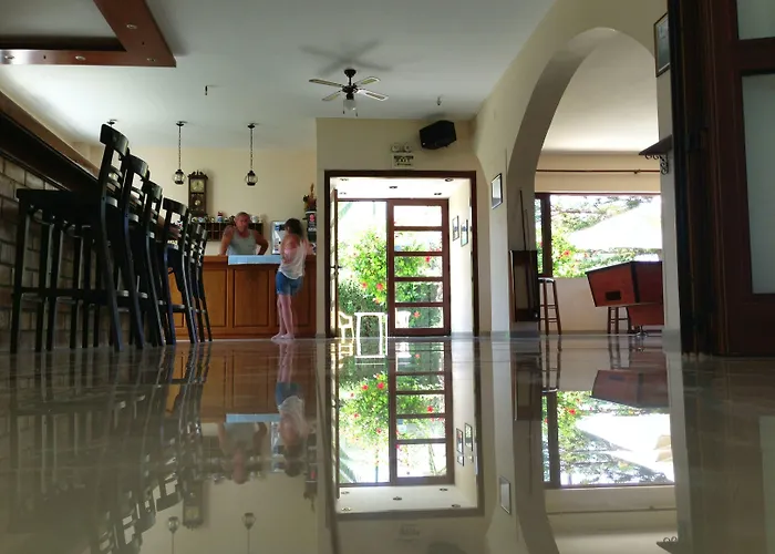 Mastorakis And Apart Otel 4*