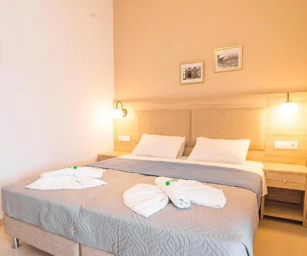 Apart Otel Mastorakis And 4*