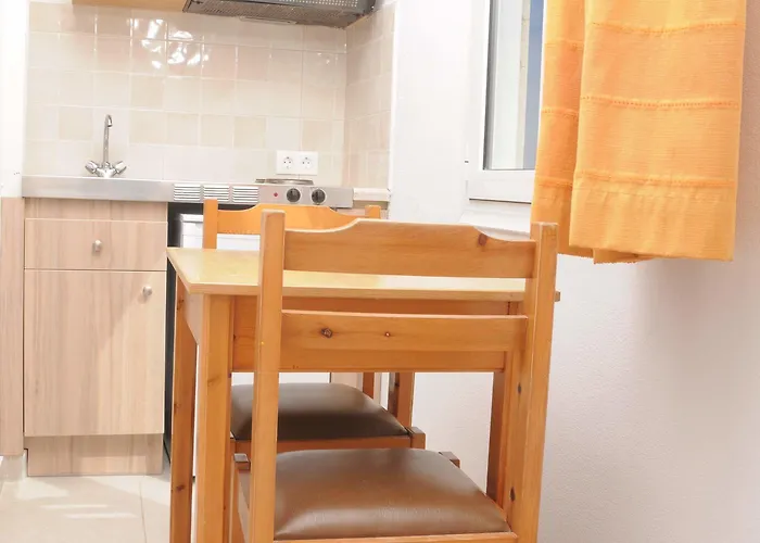 马斯托拉基斯一室公寓酒店 4*